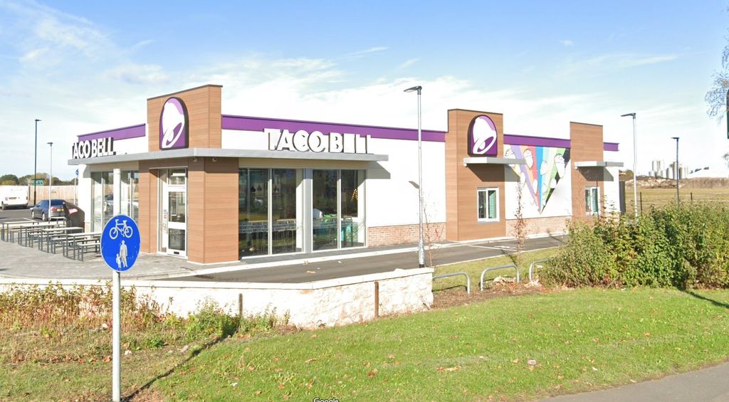 Property photo 1 of 11 Photo Taco Bell 2.Jpg