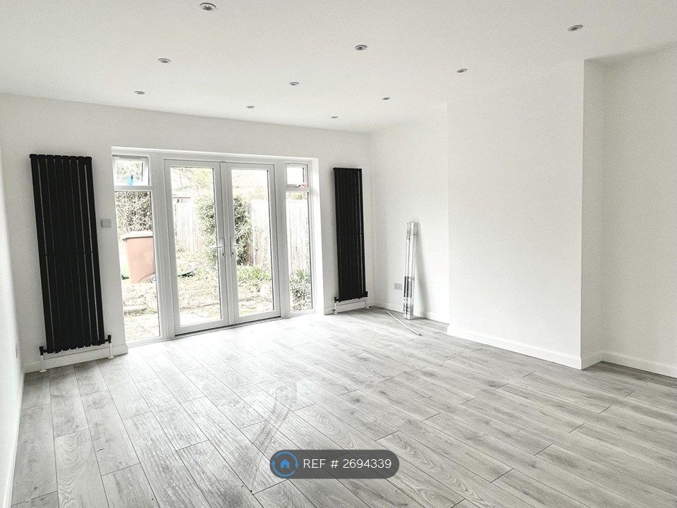 Property photo 2 of 8 Living Room