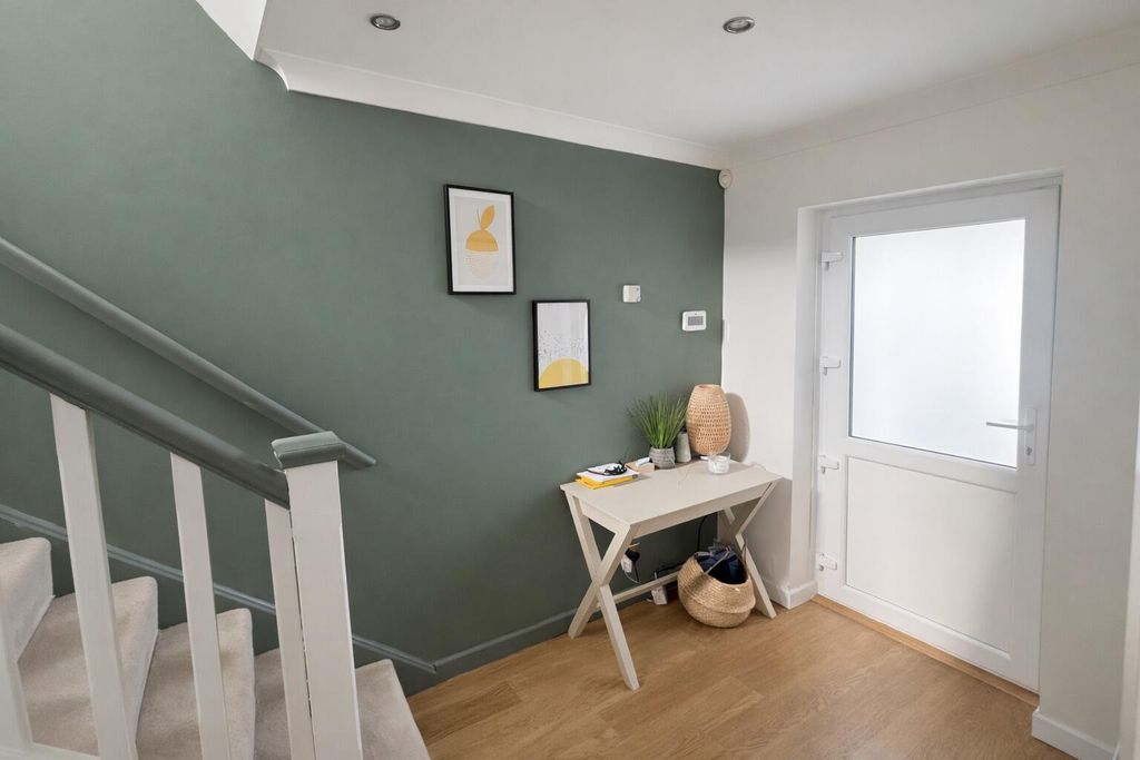 Property photo 3 of 31 Hallway