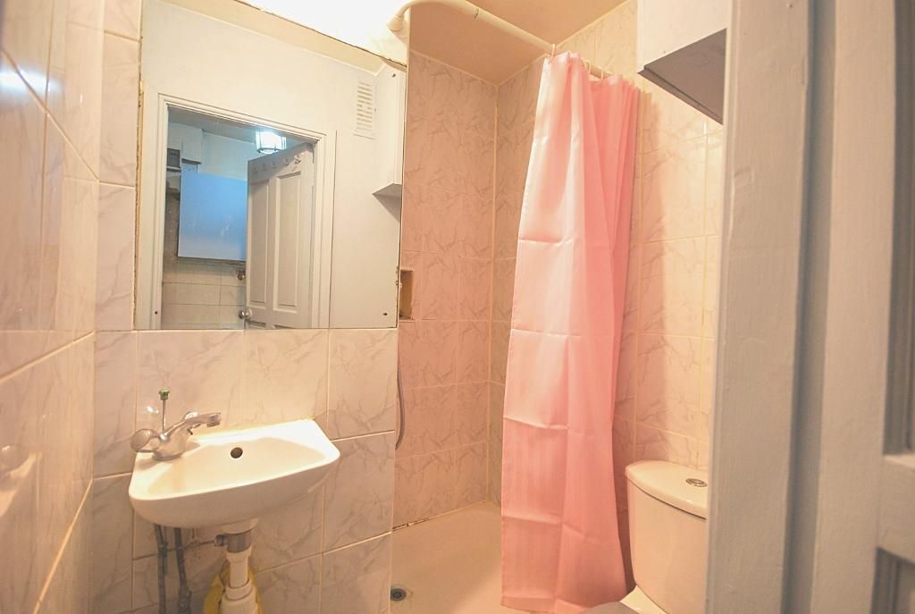 Property photo 3 of 13 Bathroom