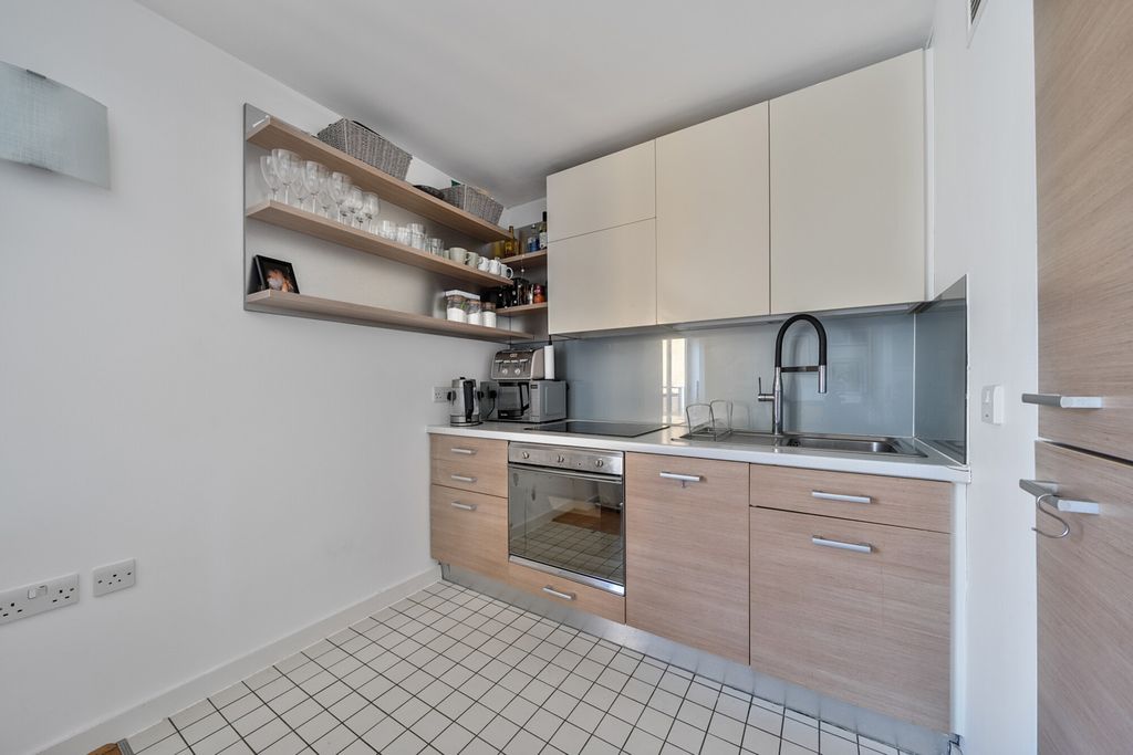 Property photo 3 of 13 Kitchen