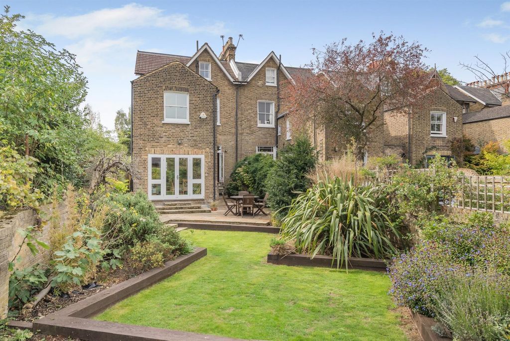 Property photo 1 of 18