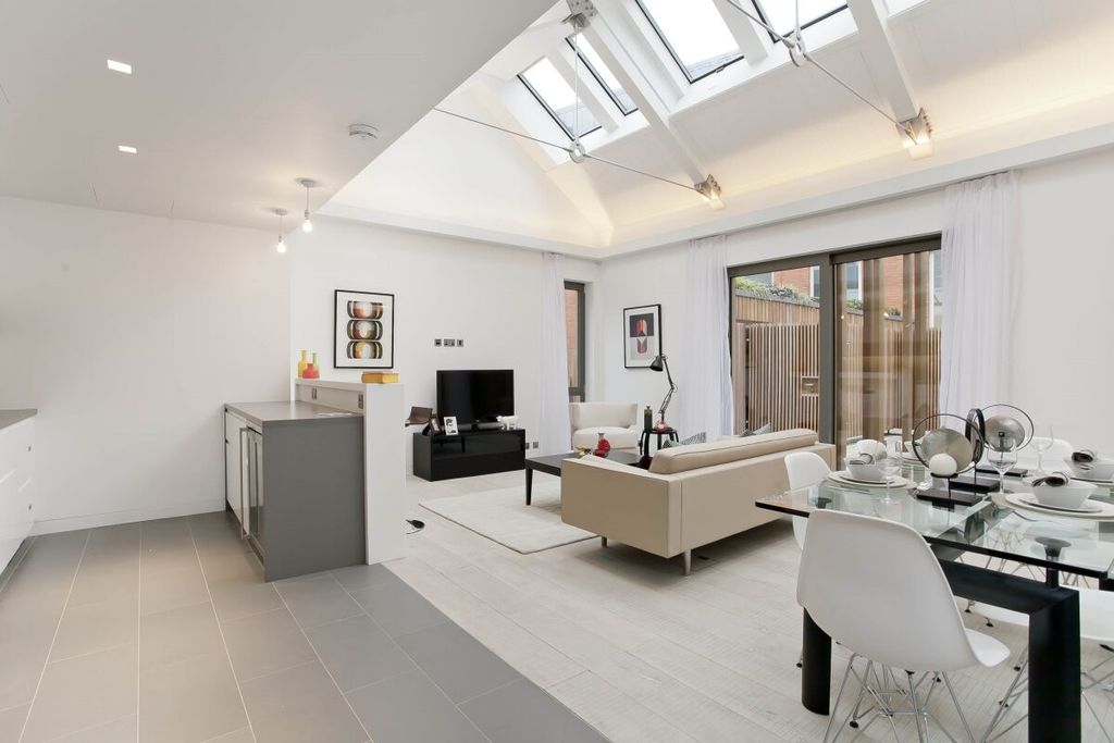 Property photo 1 of 11 Ksho_B5_Thehatfac...