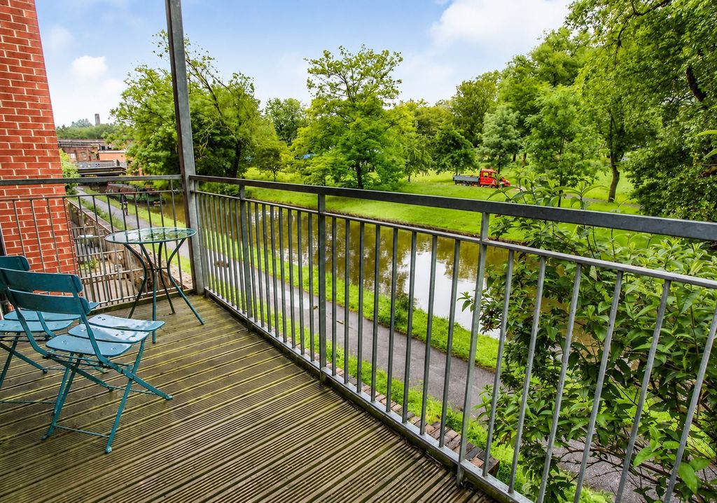 Property photo 3 of 12 Balcony
