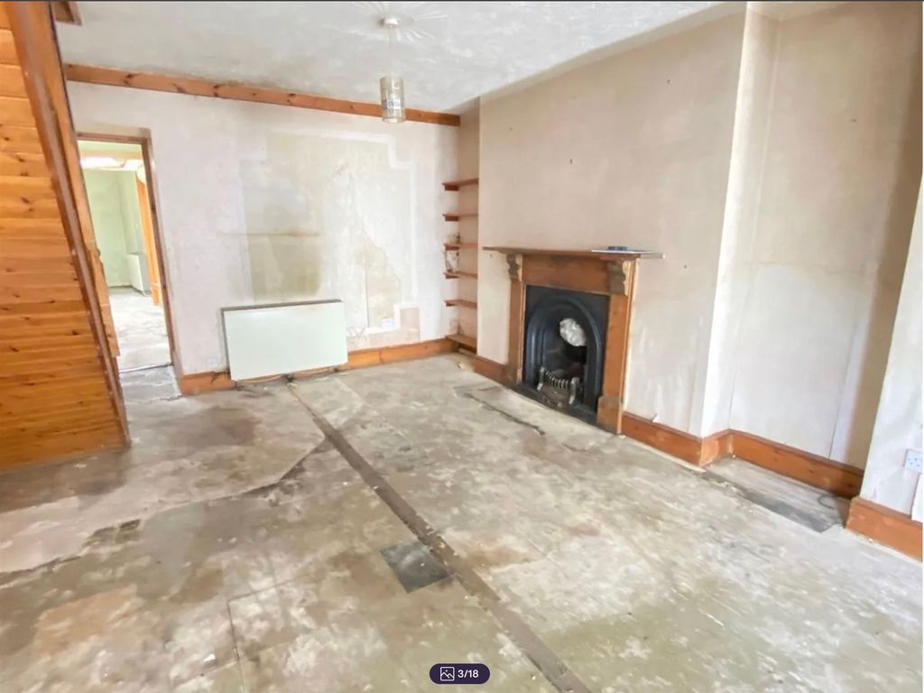 Property photo 3 of 17