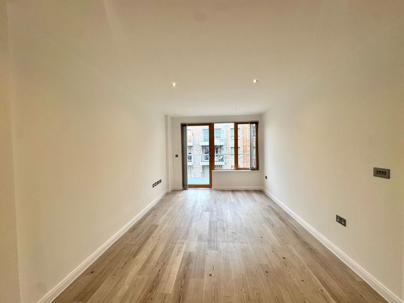 Property photo 3 of 7 Photo 7