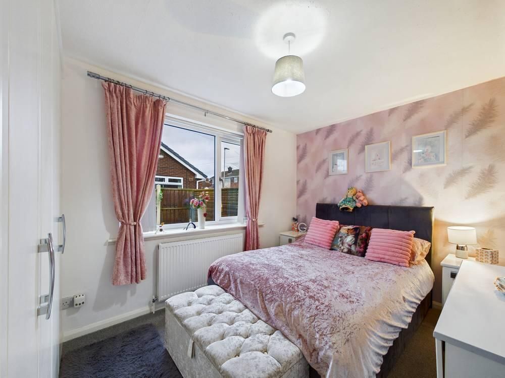 Property photo 3 of 17 Bedroom