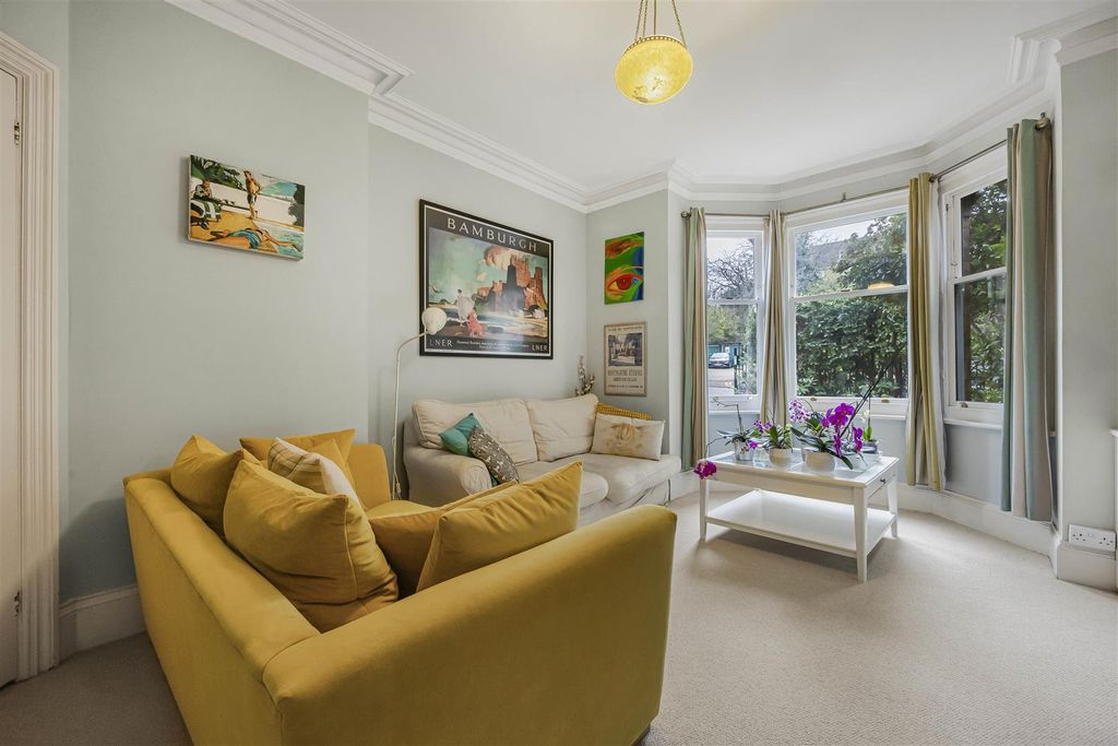 Property photo 2 of 34