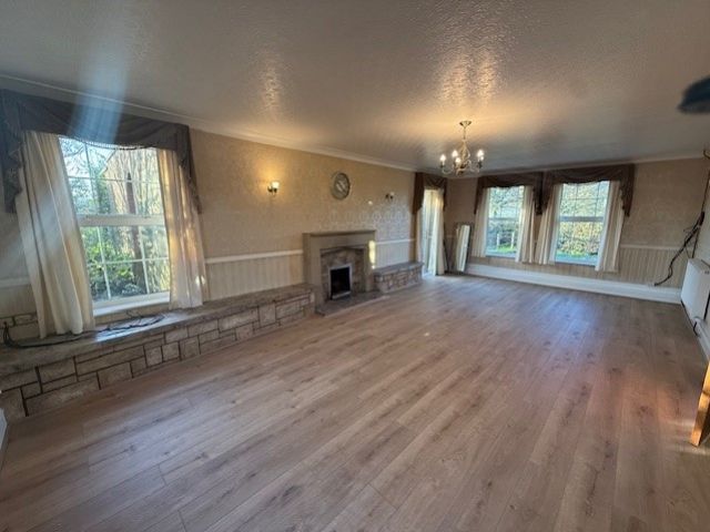 Property photo 3 of 12 4