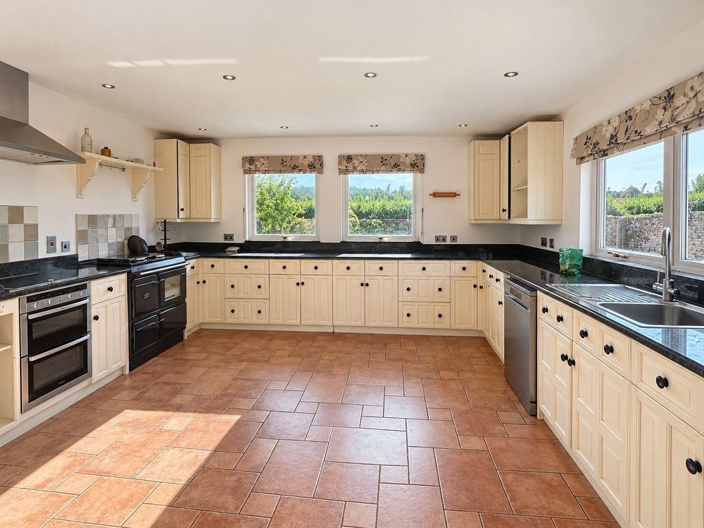 Property photo 3 of 16 Picture No. 44