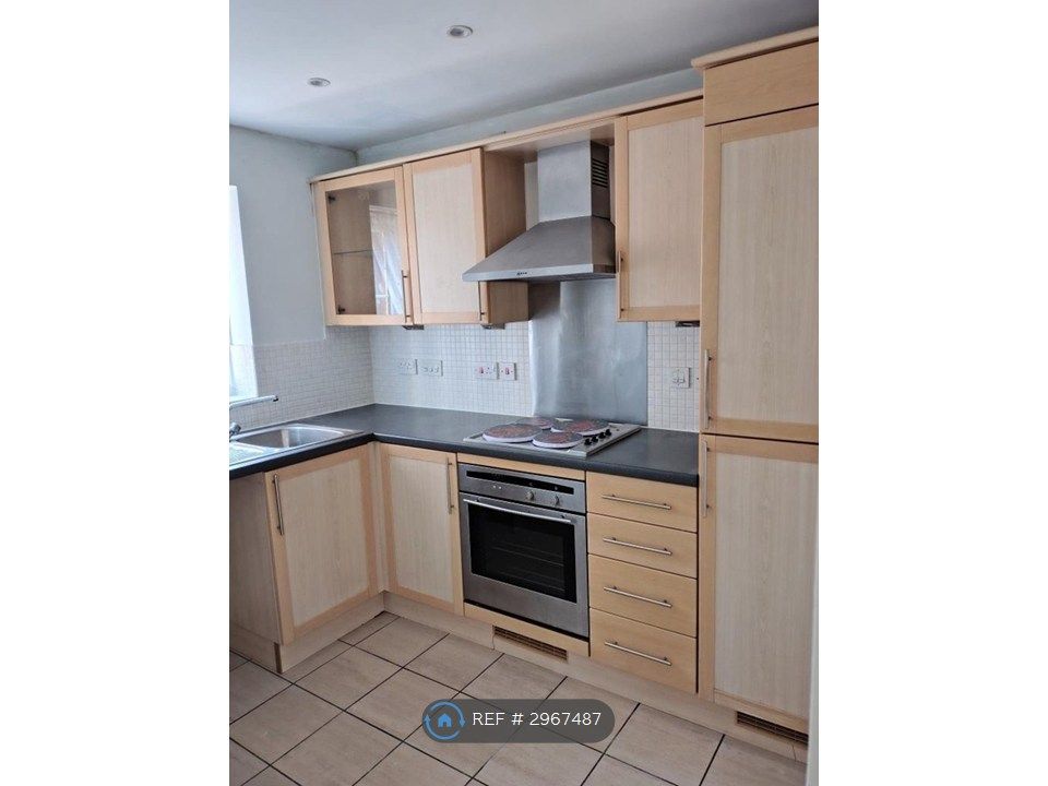 Property photo 1 of 6 Kitchen