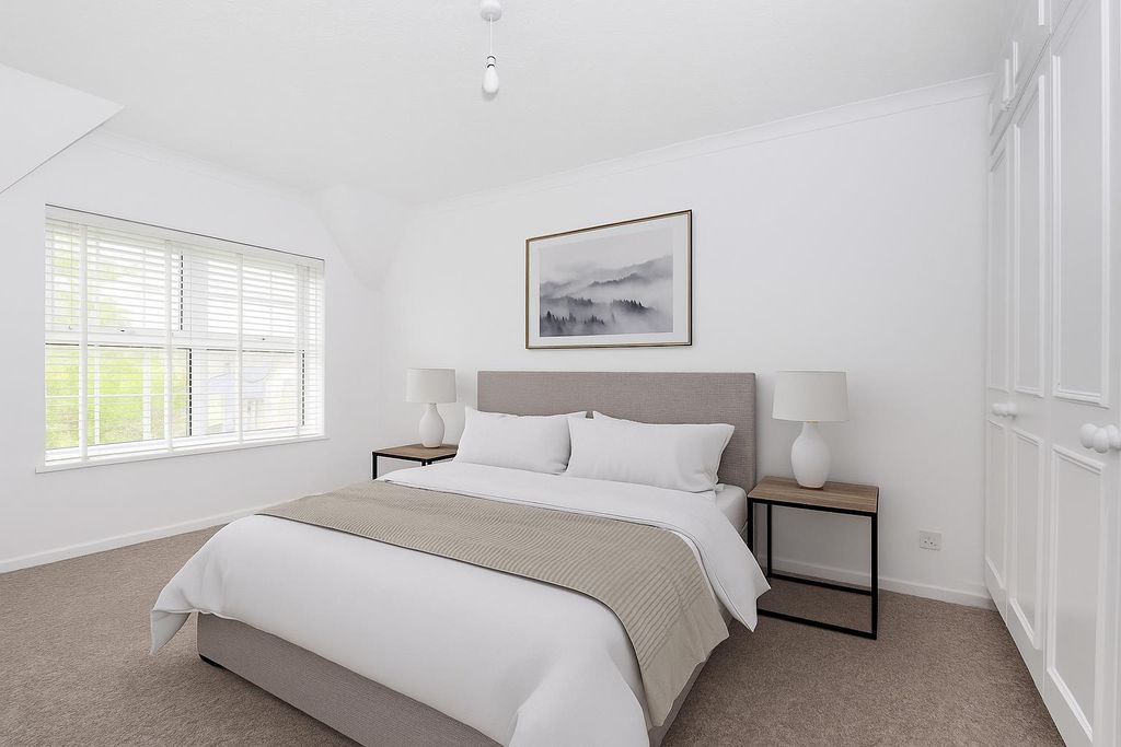 Property photo 3 of 7 Bedroom.Png