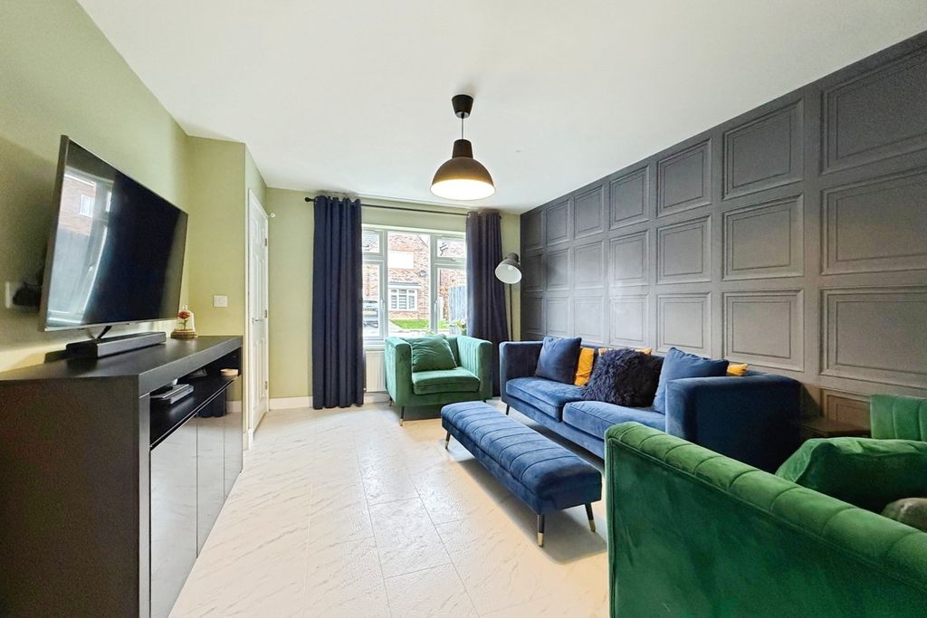 Property photo 2 of 15 4659195