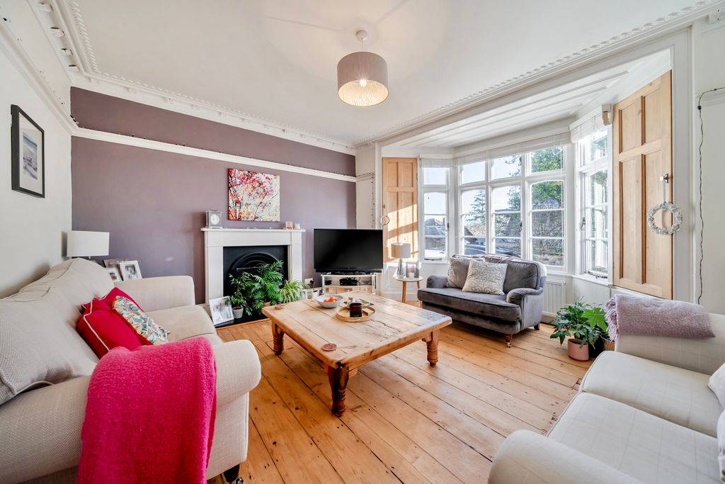 Property photo 2 of 24 Family / Dining Room