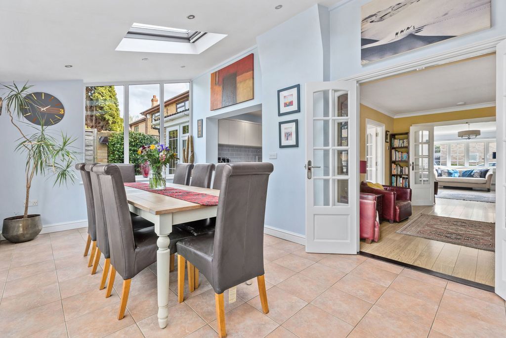 Property photo 2 of 27