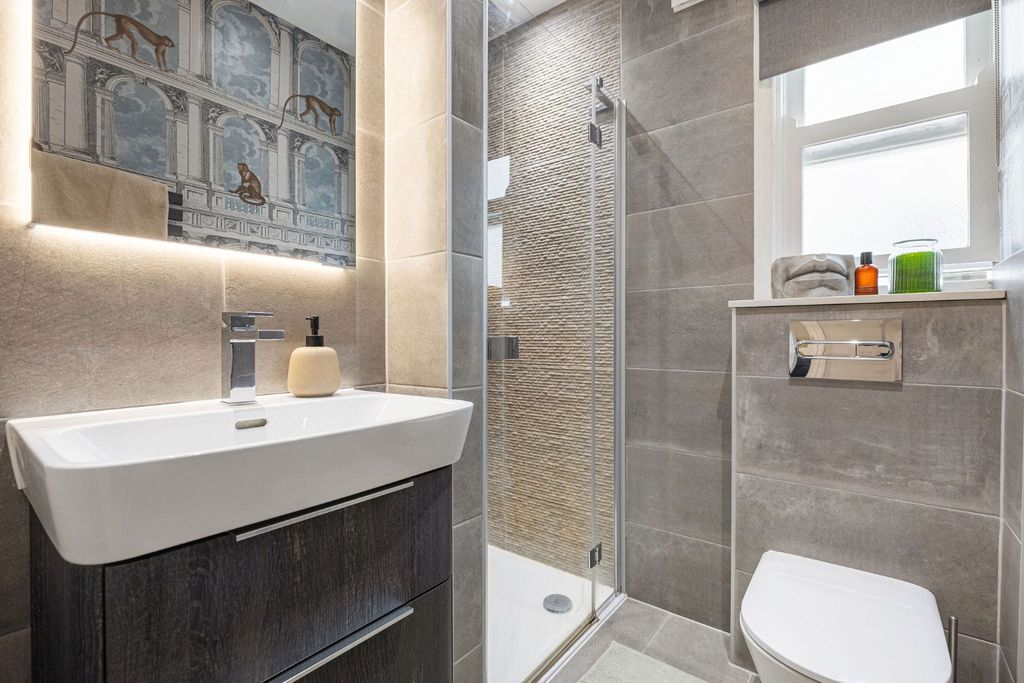 Additional image 8 of 2 bed flat for saleCentral Richmond TW9