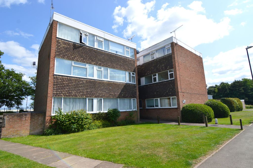 Property photo 1 of 2