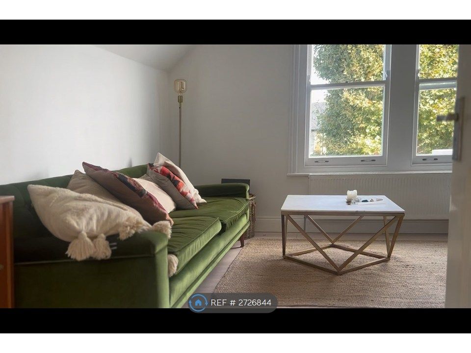 Property photo 3 of 16 Front Room