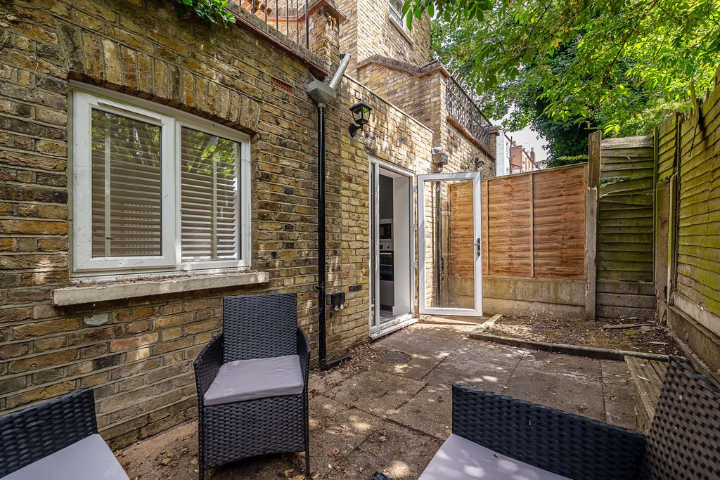 Property photo 2 of 9