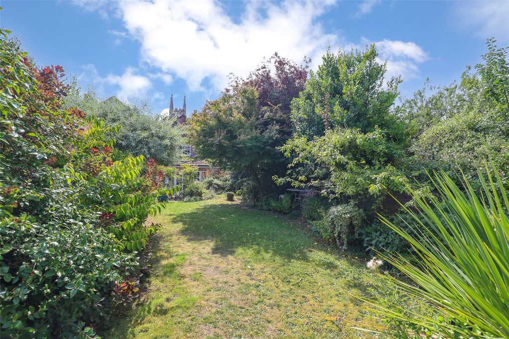 Property photo 2 of 23 Picture No. 12