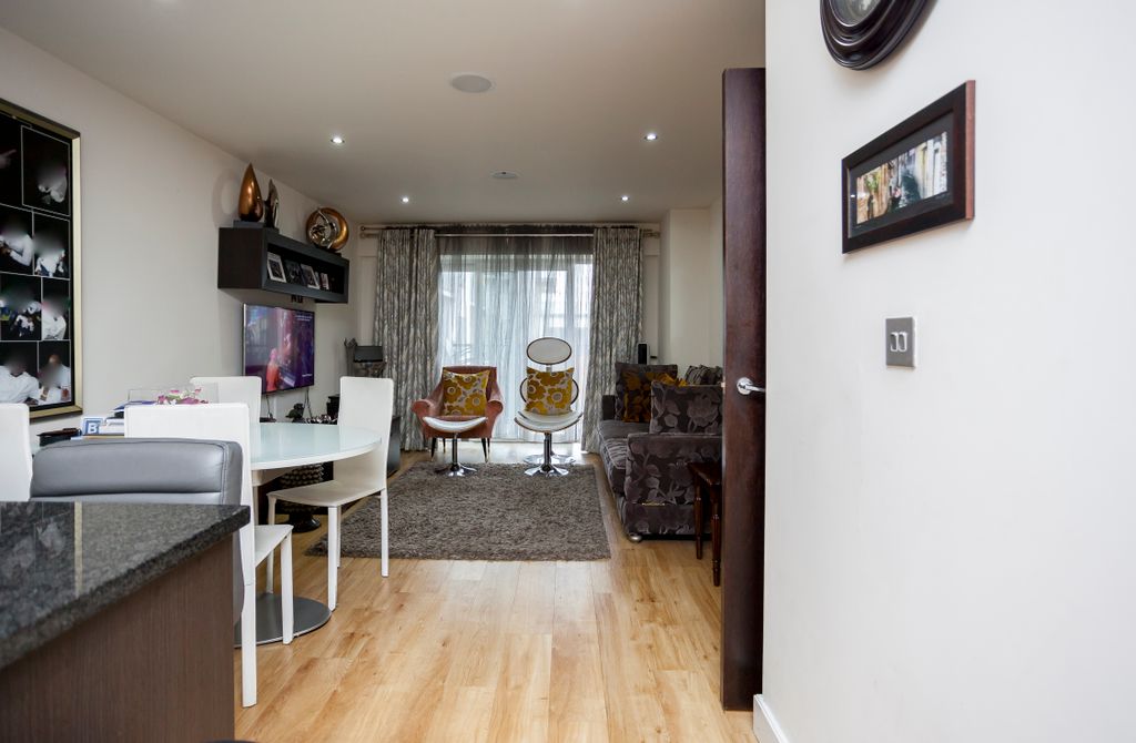 Property photo 3 of 18 Photo 9