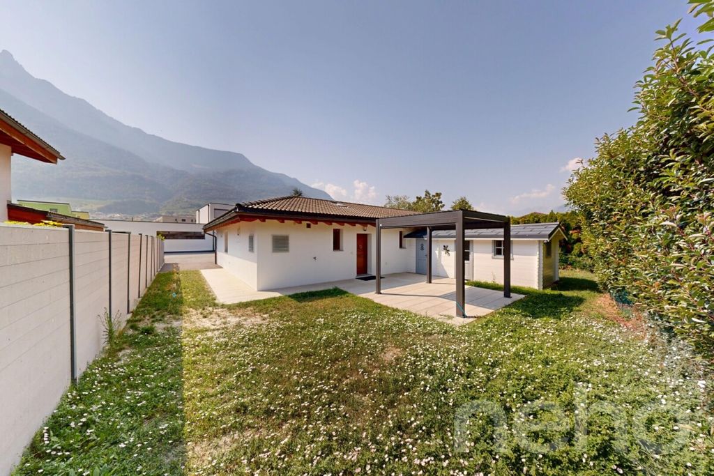 Property photo 1 of 9