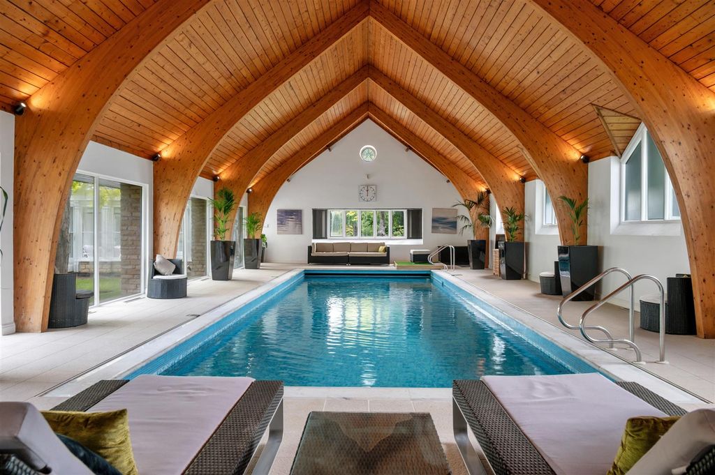 Property photo 2 of 62 2