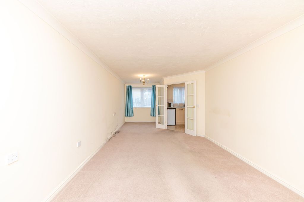 Property photo 2 of 11