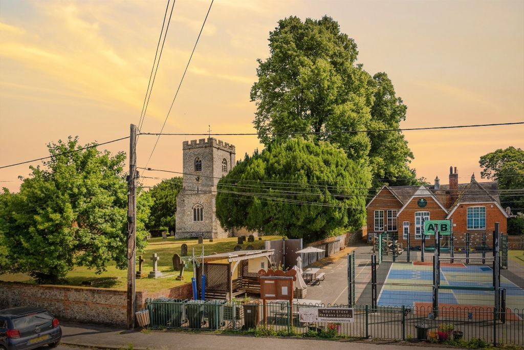 Property photo 2 of 28