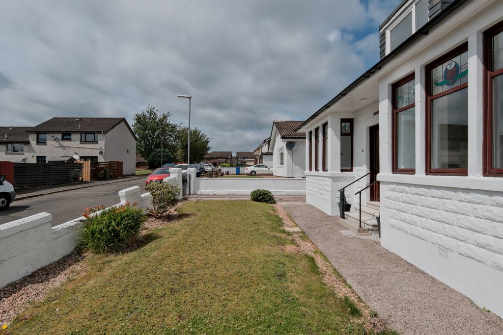 Property photo 3 of 51 4337345