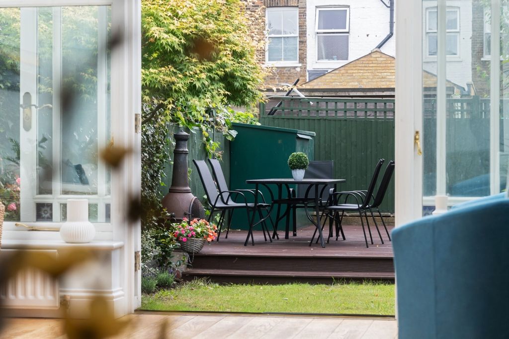 Property photo 2 of 19 1