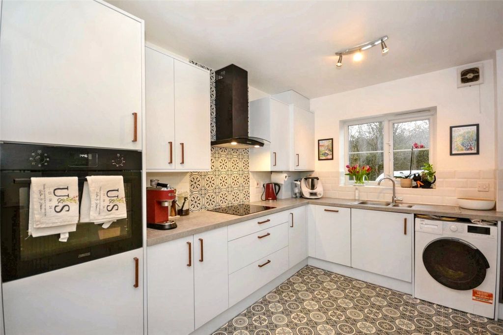 Property photo 3 of 23 Picture No. 16