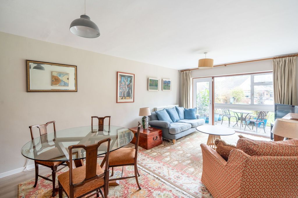 Property photo 2 of 17 Reception