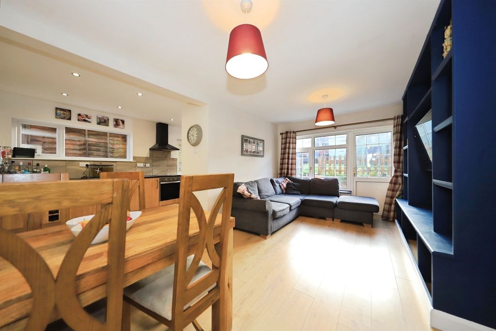 Property photo 2 of 17