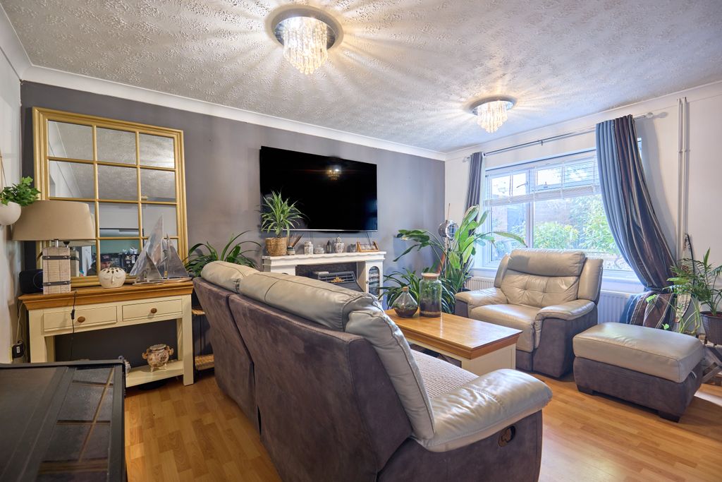 Property photo 3 of 25