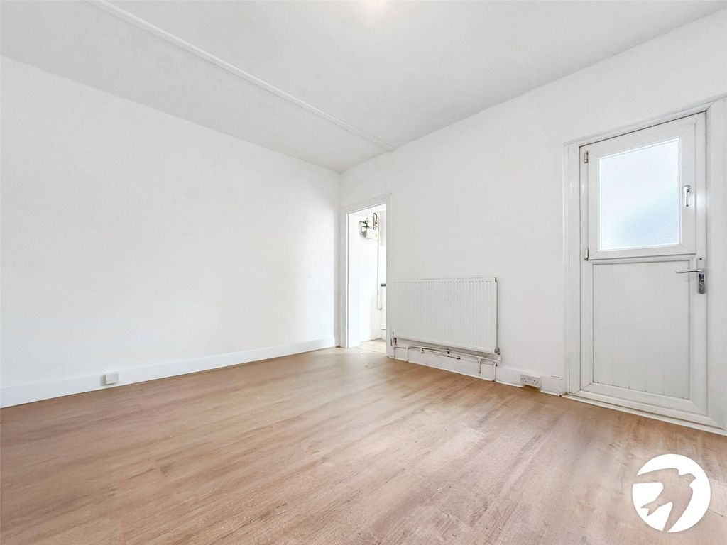 Property photo 3 of 9 Picture No. 05