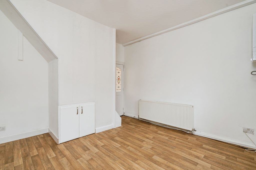 Property photo 3 of 17 Photo