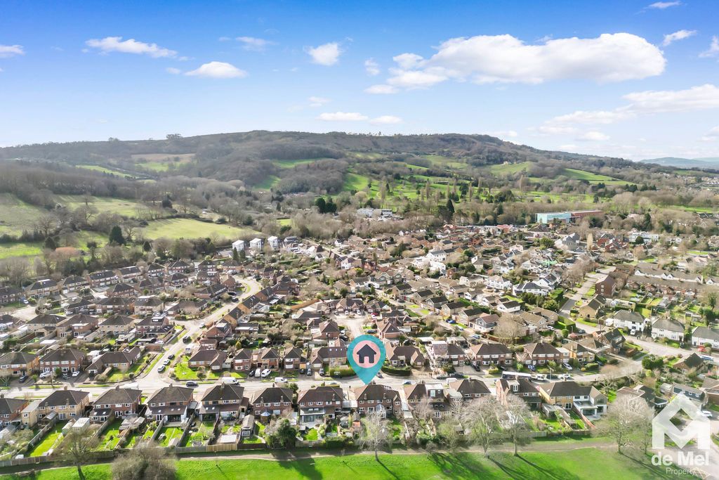 Property photo 3 of 16 Photo 2