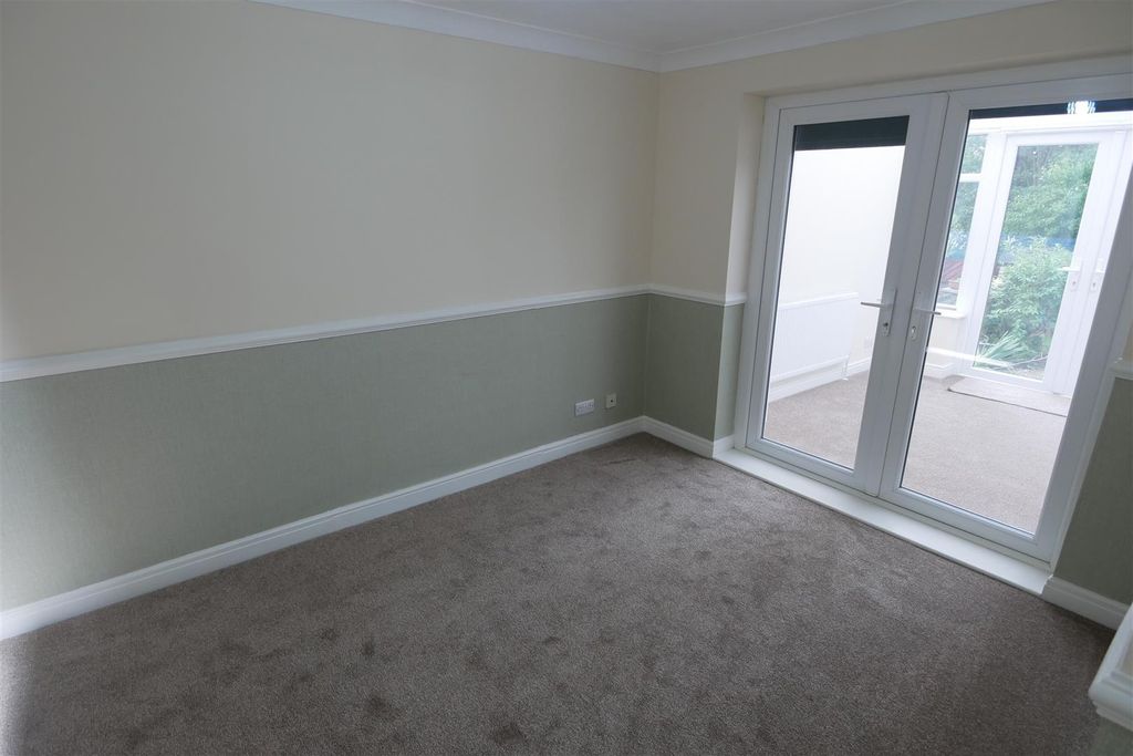 Property photo 2 of 8 Living Room