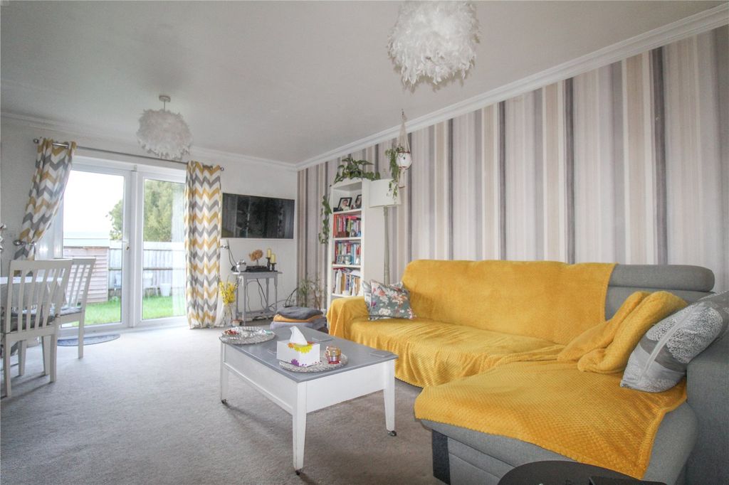 Property photo 3 of 12 Picture No. 10