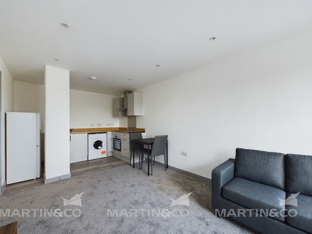 Property photo 2 of 8 Cam02406G0-Pr0235-Still004