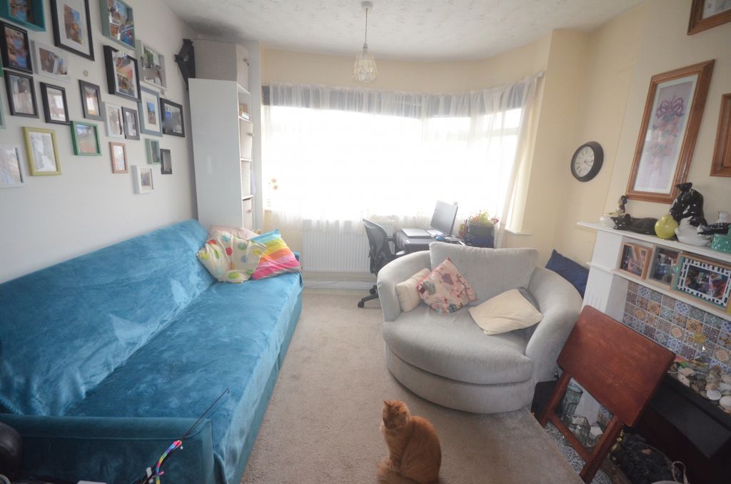 Property photo 1 of 12 Two Bedroom First Floor Flat