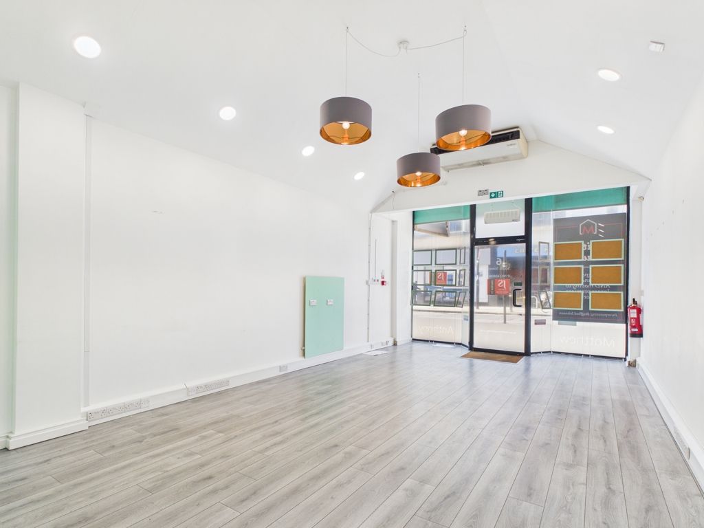 Property photo 2 of 10 Photo 4