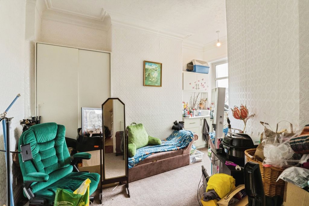 Property photo 3 of 26 Pbox-Img.Jpg