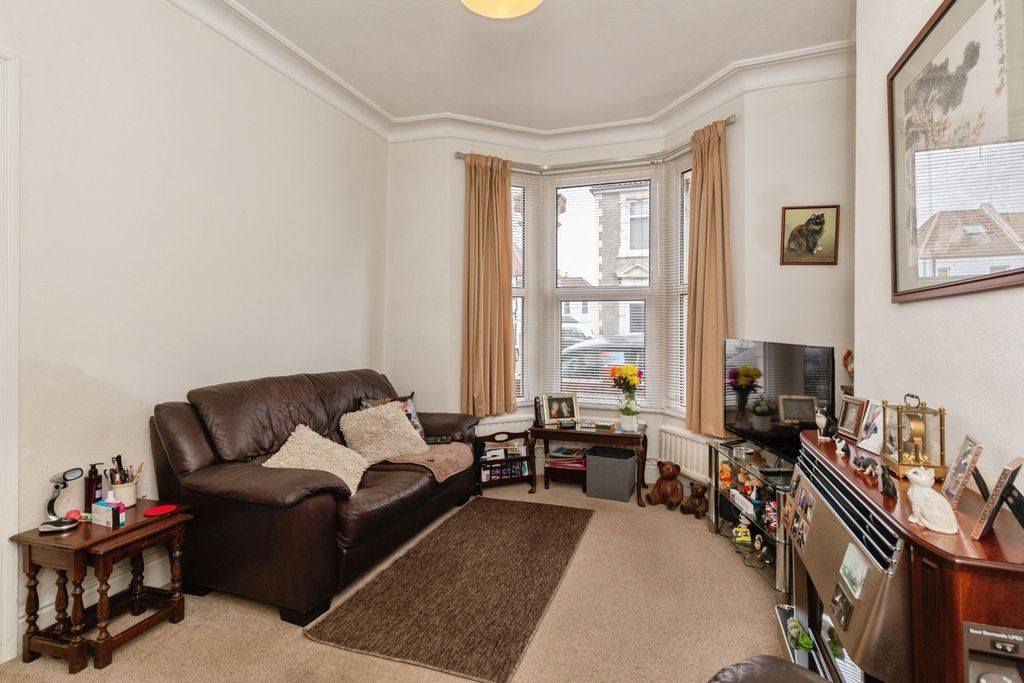 Property photo 3 of 17 Photo