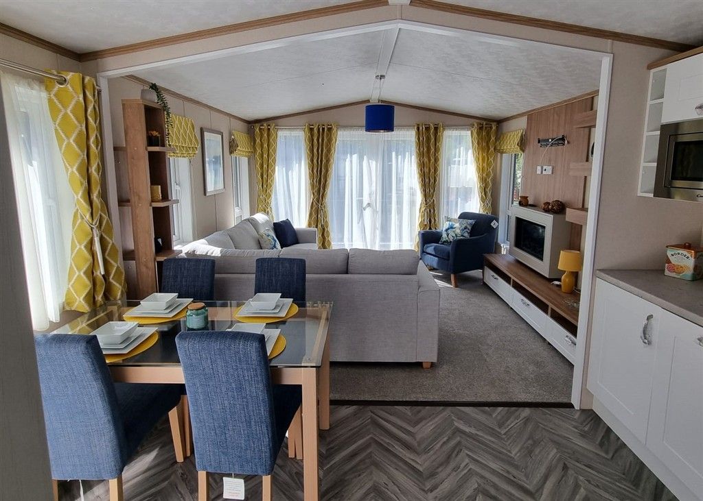 Property photo 1 of 6 Dining Area