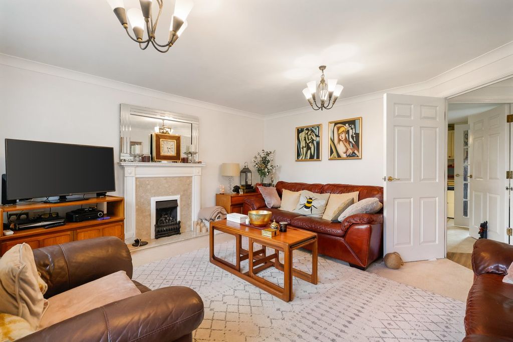 Property photo 3 of 23