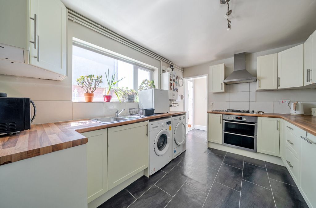 Property photo 3 of 12 1454609-1-69Fe2Ea...
