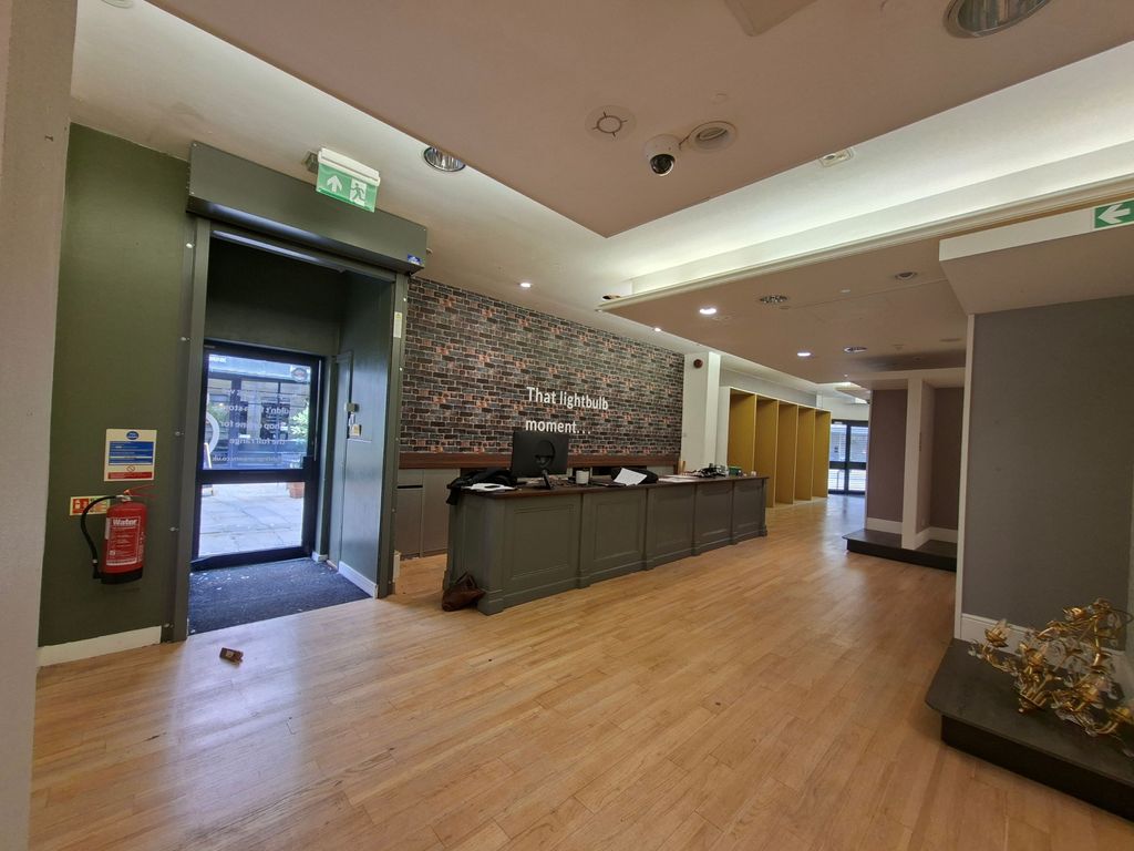 Property photo 3 of 7 Main Retail