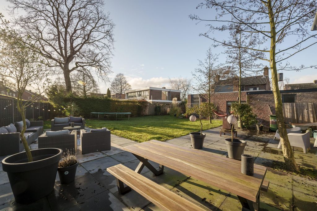 Property photo 2 of 48